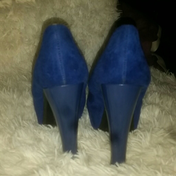 Heels - Picture 2 of 3